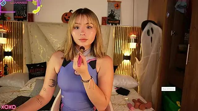 StripChat Julieta_priv is Freechat Julieta_priv — lick fingers + show saliva