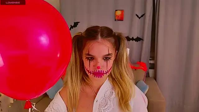 KellyHayden on StripChat 