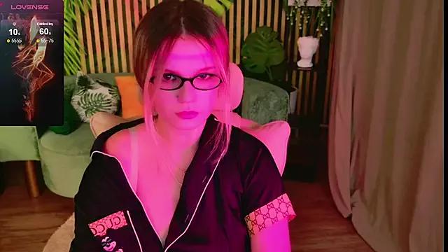 KellyHayden on StripChat 