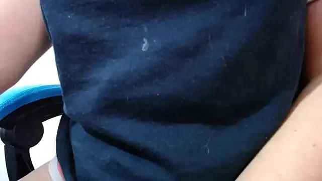 klylls_squirt_ on StripChat 