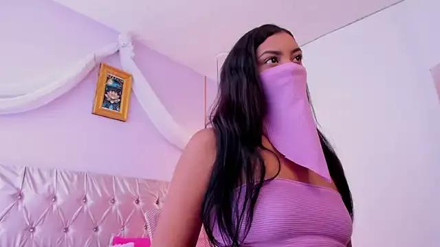 Freechat LalilaBrunette on StripChat