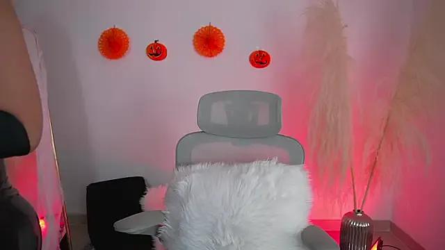 LaraBaker on StripChat 