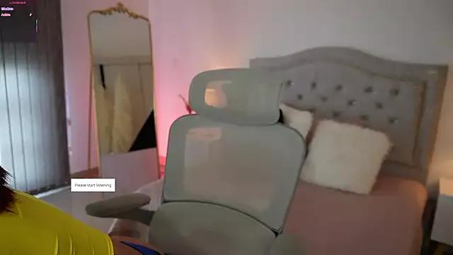 LaraBaker on StripChat 