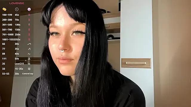 StripChat LaurenOveson is Private LaurenOveson — take off my shirt