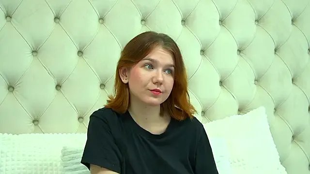 LessySmith on StripChat 