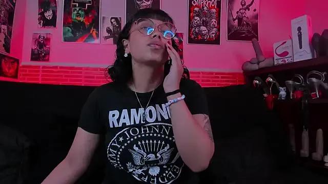 Freechat lilith-deveraux on StripChat