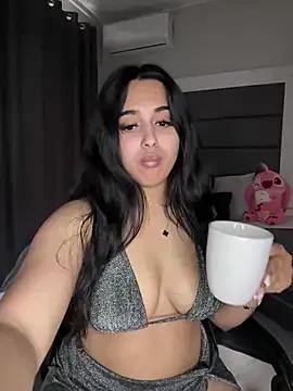 LilMisIndianx on StripChat 