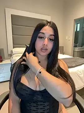LilMisIndianx on StripChat 