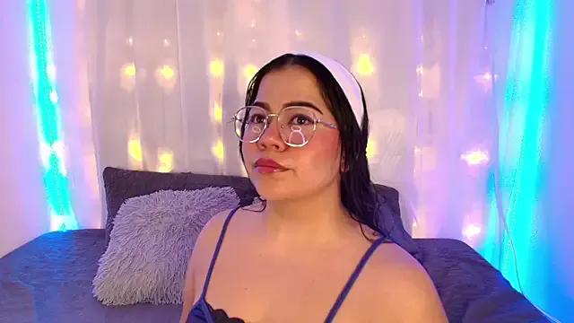 LilyRousee on StripChat 