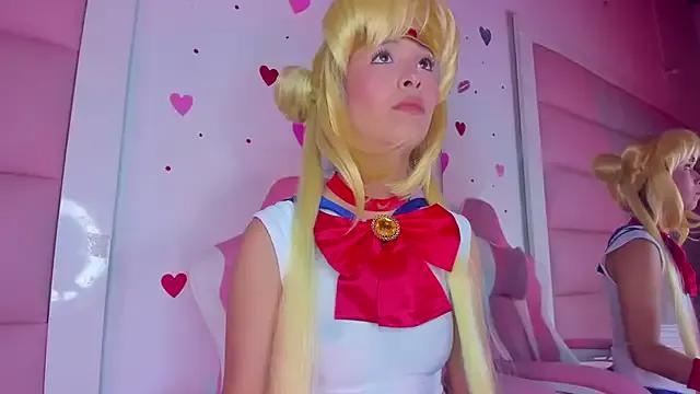 Freechat little-Emma on StripChat