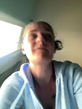 lolabunny9 on StripChat 