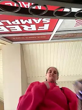 lolabunny9 on StripChat 