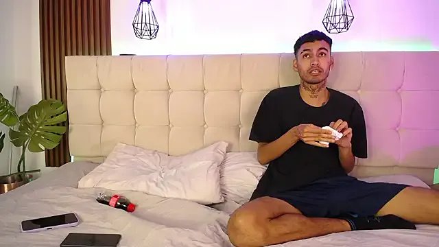 love_birds_69 on StripChat