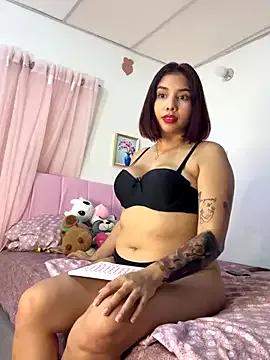 Freechat LucyMartelli on StripChat