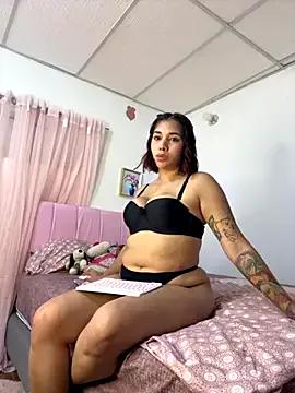 Freechat LucyMartelli on StripChat