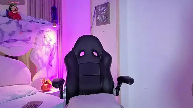 lunajoness_ on StripChat