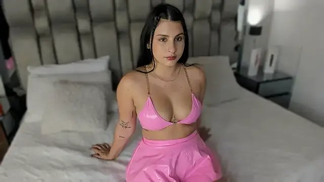 Luu_Princess on StripChat