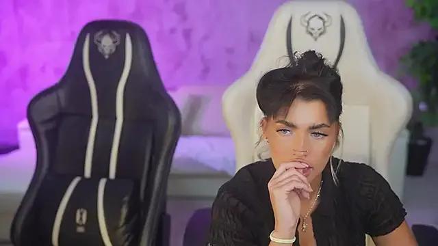 Marakuia054 on StripChat 