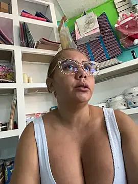 Freechat maymercy on StripChat