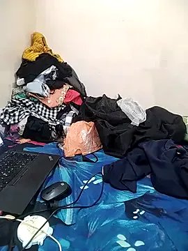 meenu_bhabhi547 on StripChat