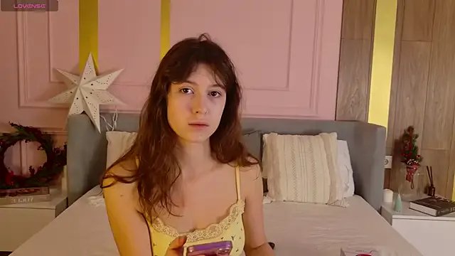 StripChat MilaLavson is Freechat MilaLavson — hand bra