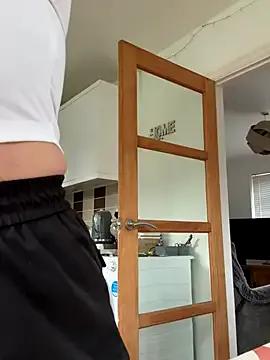 MimiMaee on StripChat 