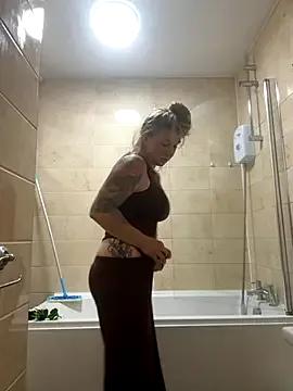 MimiMaee on StripChat 