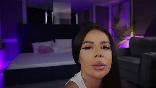 MissKiarra on StripChat 