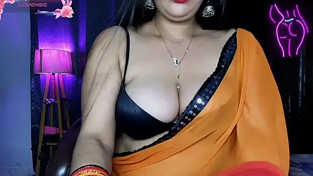 MissNasha_66 on StripChat