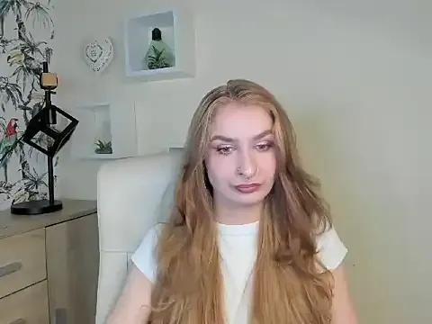 Freechat NinaBlond1 on StripChat