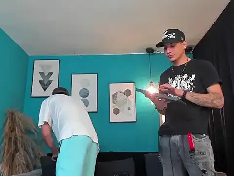 Oficial_KingOfHeavens on StripChat