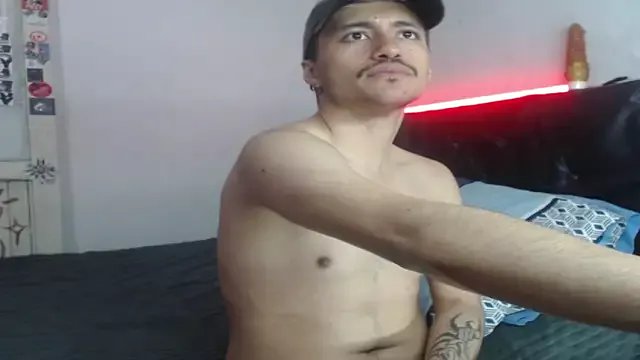 playfulboys_ on StripChat