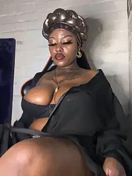 Freechat QUEEN_NOBUHLE_777 on StripChat