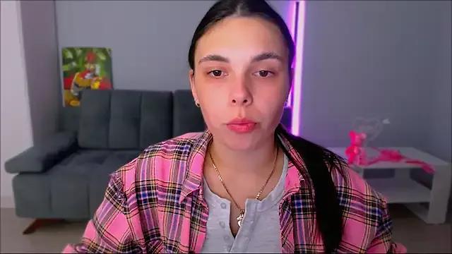 queenofthesense_ on StripChat 