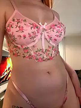 redheaddoll22 on StripChat