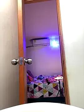 riri_brunnete on StripChat