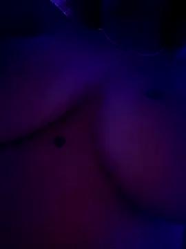 riri_brunnete on StripChat