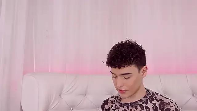 Freechat RobbyCharming on StripChat