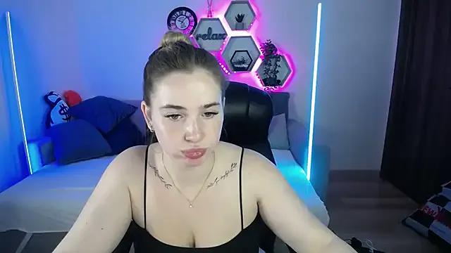 Freechat SabrinViolet on StripChat