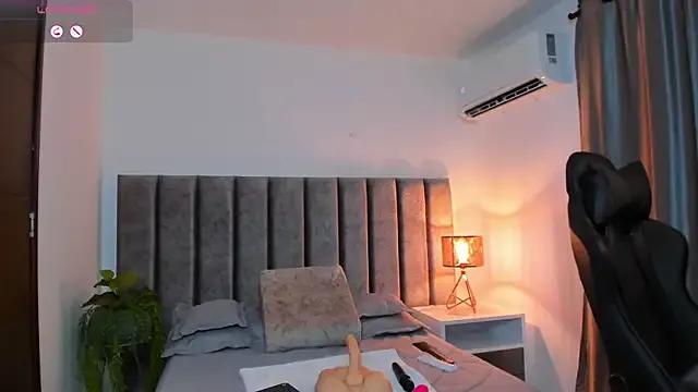 SamanthaSmithx on StripChat 