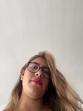 Freechat sara_calderon on StripChat