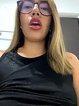Freechat sara_calderon on StripChat