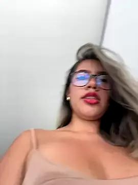 Freechat sara_calderon on StripChat