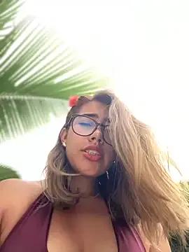 Freechat sara_calderon on StripChat
