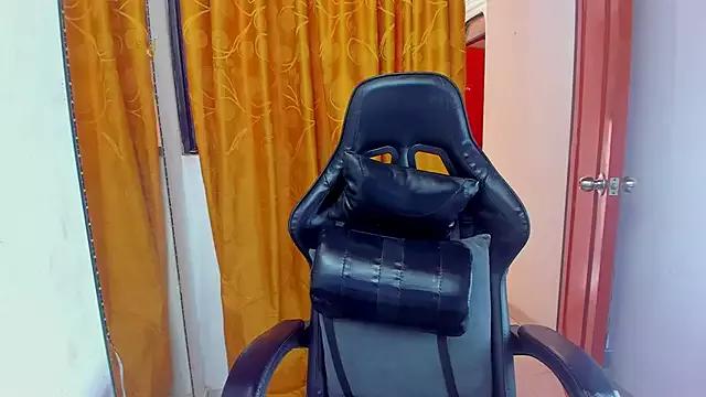 Freechat Sarahbrowm_ on StripChat