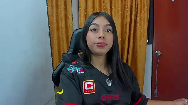 Freechat Sarahbrowm_ on StripChat