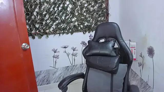 Freechat Sarahbrowm_ on StripChat