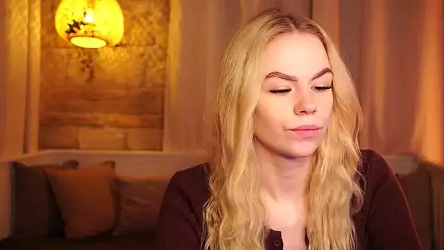 StripChat sn0w_barbie is Freechat sn0w_barbie — boobs flash