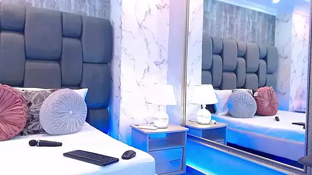 SophieWolkman — Sensual Striptease - Shake booty