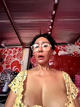 sweetieme on StripChat 